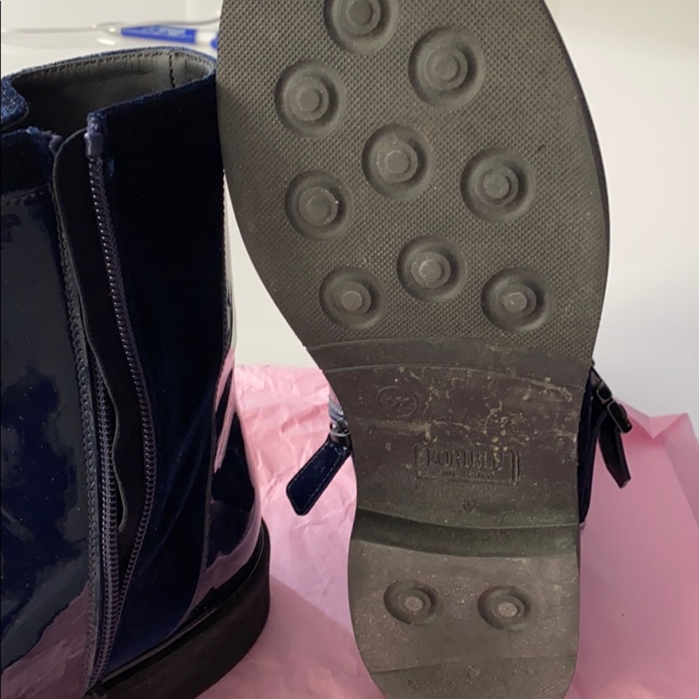 Booties - Picture 4 of 5
